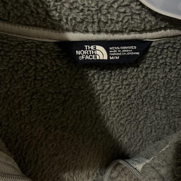 North face half zip barely worn no flaws - Picture 2 of 2